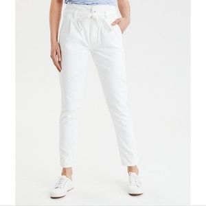 American Eagle White Paperbag Mom Jean